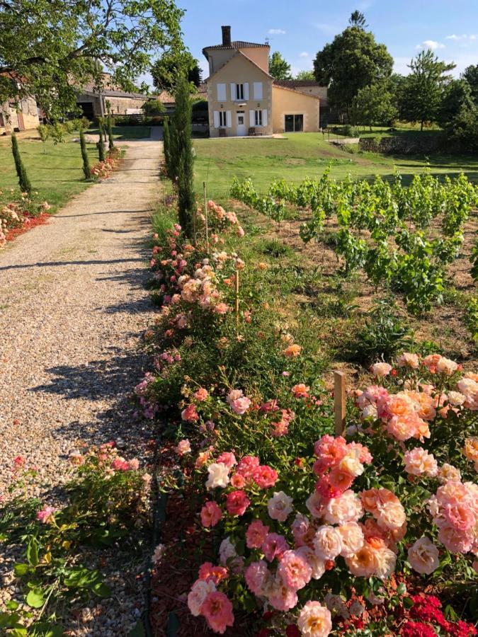 Allée des Roses Saint-Philippe-dʼAiguille Exterior foto